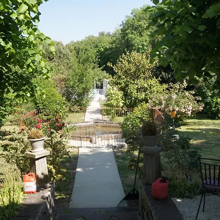 ベッド・アンド・ブレックファスト Le Logis Du Canal マレンヌ